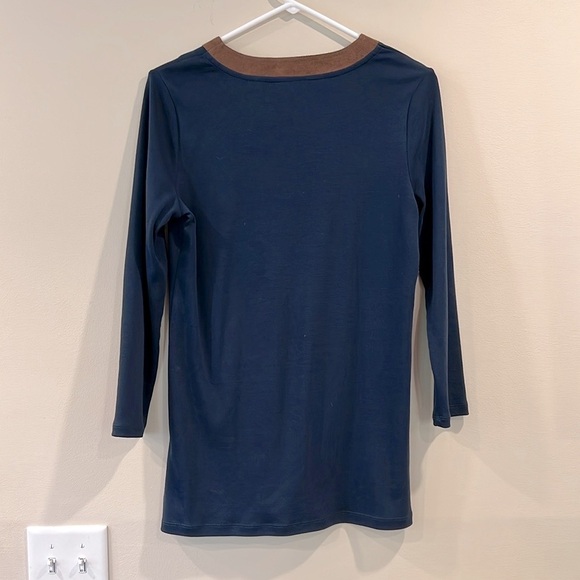 🔥RalphLauren Navy and Brown V-Neck Top🔥 - Picture 2 of 6